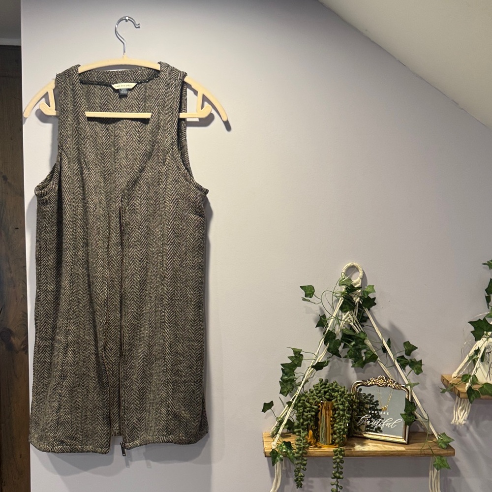 Gray Sleeveless Vest